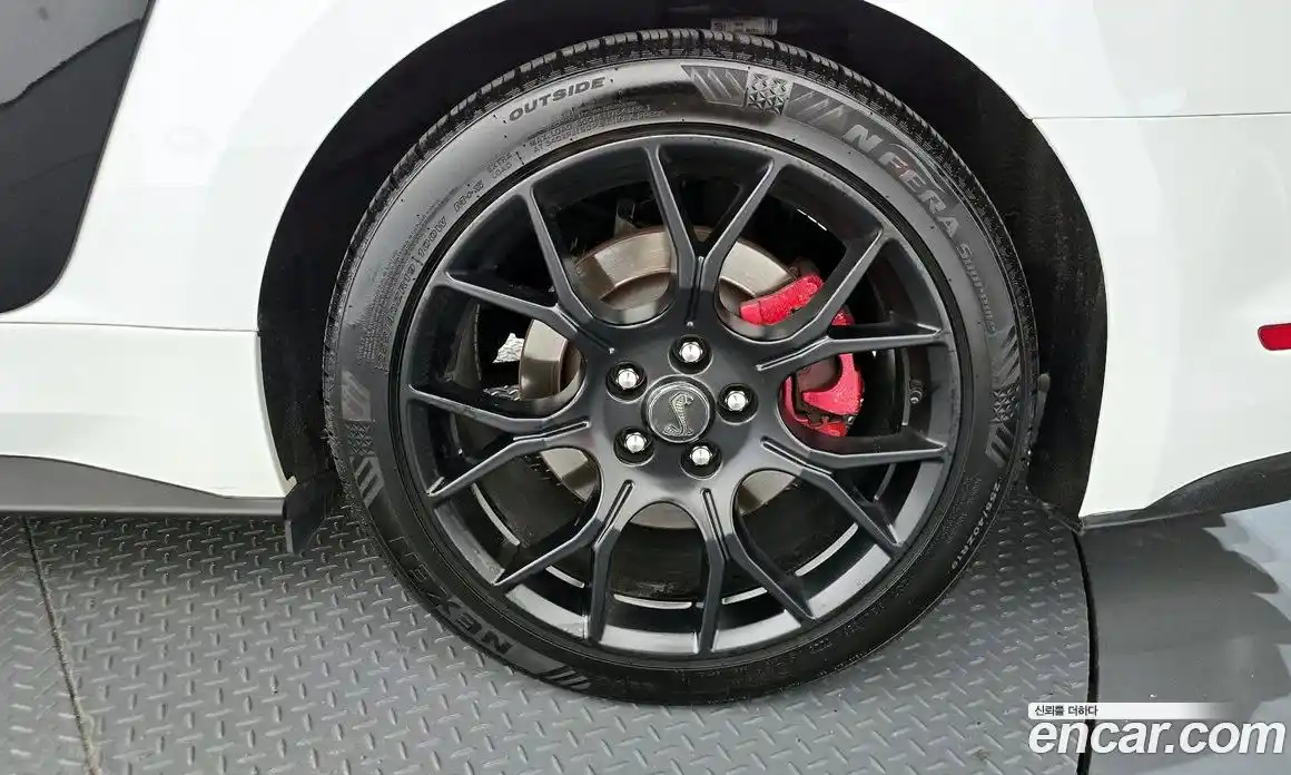 Ford Mustang 2021 2.3 автомат (гидро), фото 7