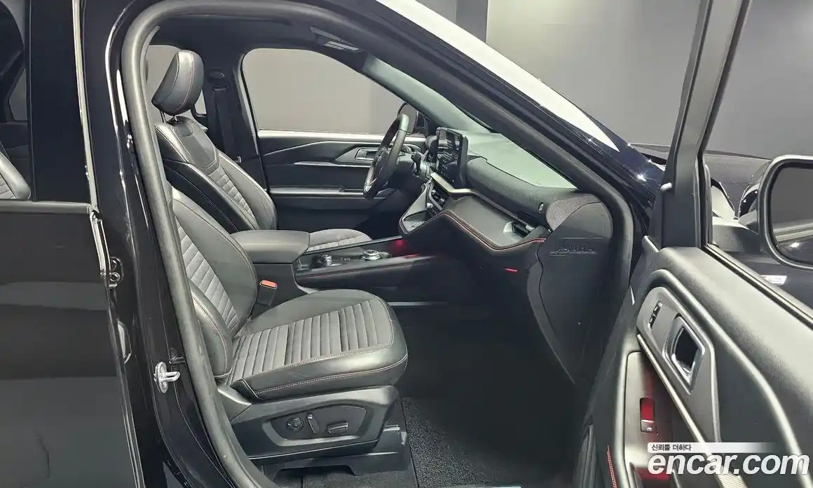 Ford Explorer 2024 2.3 автомат (гидро), фото 17