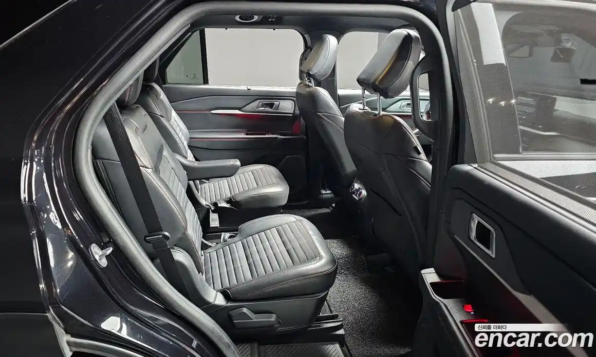 Ford Explorer 2024 2.3 автомат (гидро), фото 18