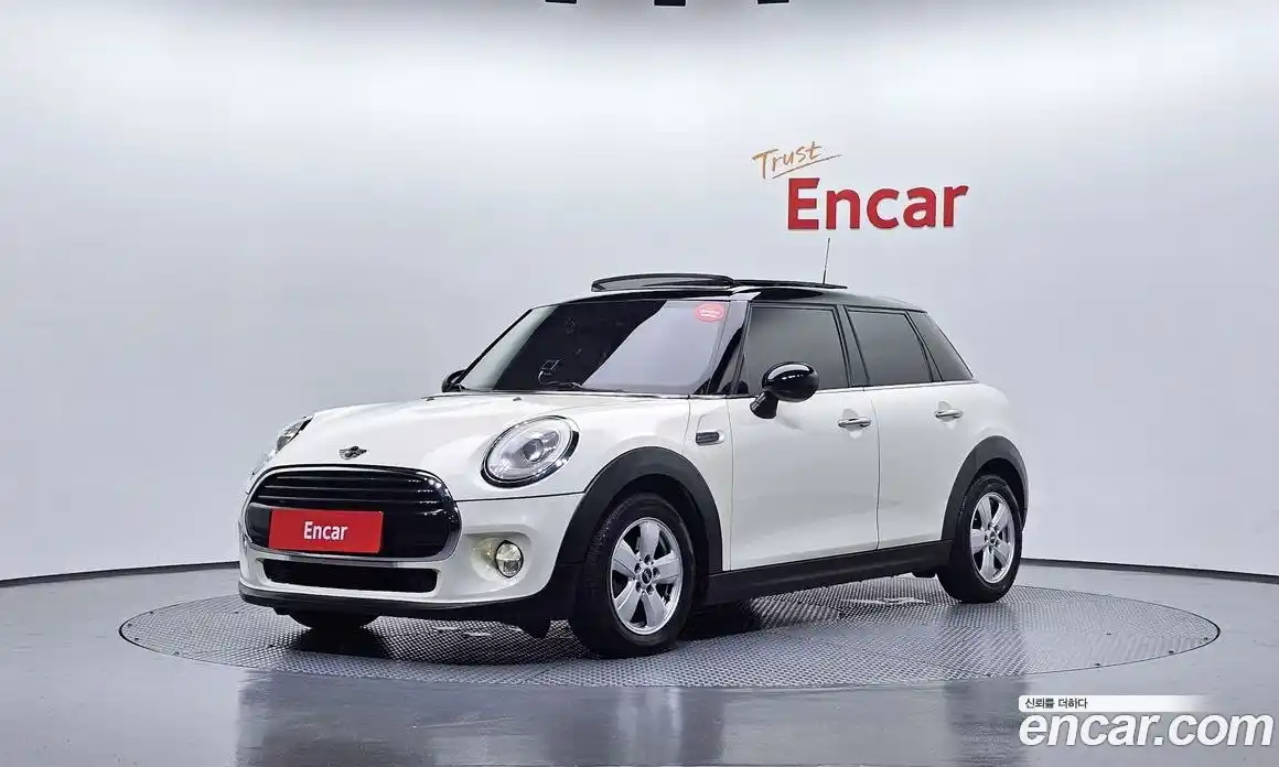 Mini Cooper 2015 1.5 автомат (гидро), фото 1