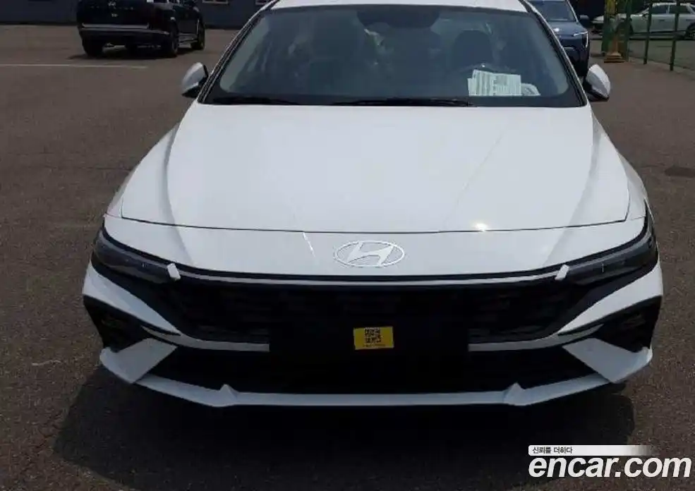 Hyundai Avante 2025 1.6 автомат (гидро), фото 1