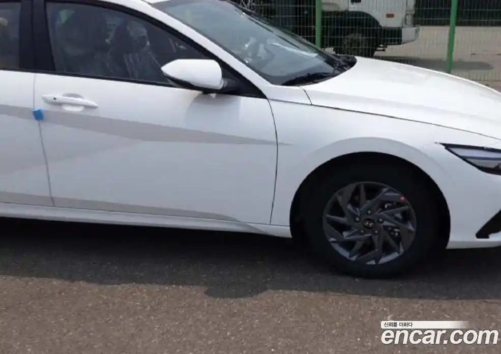 Hyundai Avante 2025 1.6 автомат (гидро), фото 6