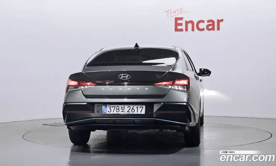 Hyundai Avante 2026 1.6 автомат (гидро), фото 4
