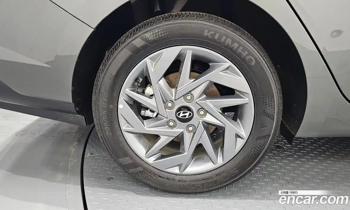 Hyundai Avante 2026 1.6 автомат (гидро), фото 5