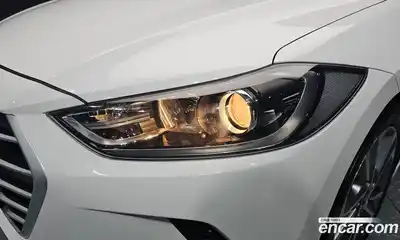 Hyundai Avante 2017 1.6 автомат (гидро), миниатюра 8