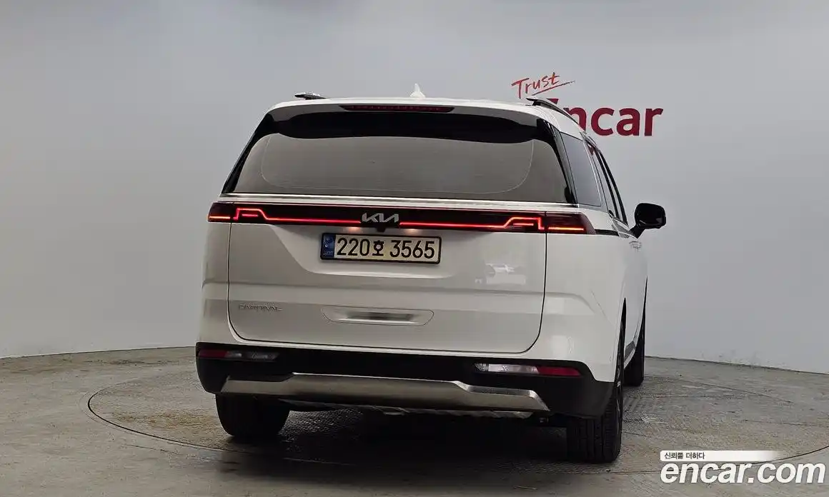 Kia Carnival 2023 3.5 автомат (гидро), фото 4
