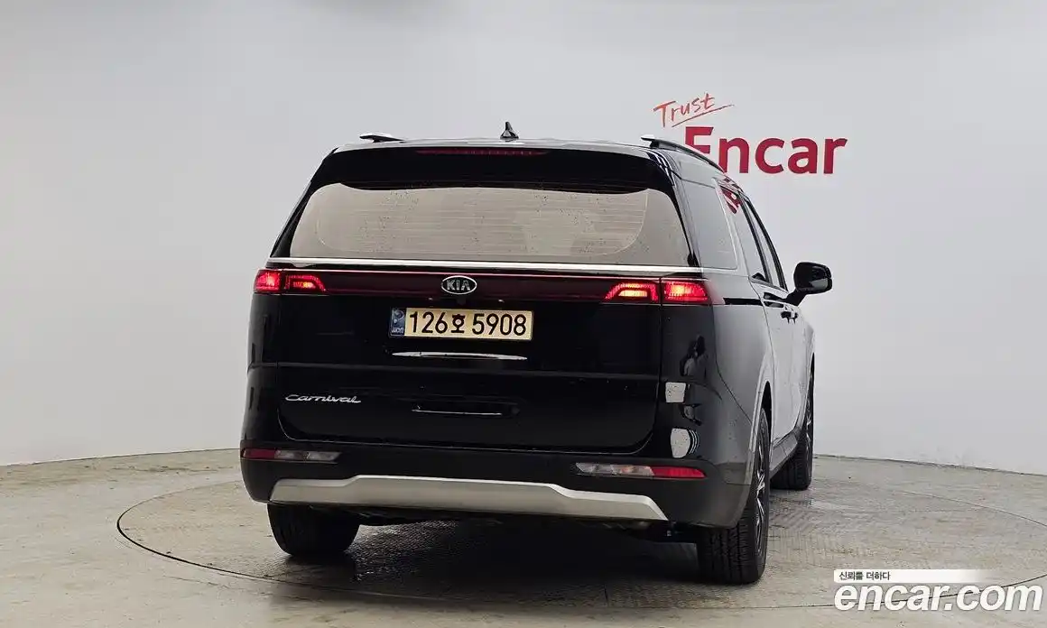 Kia Carnival 2021 2.2 автомат (гидро), фото 4
