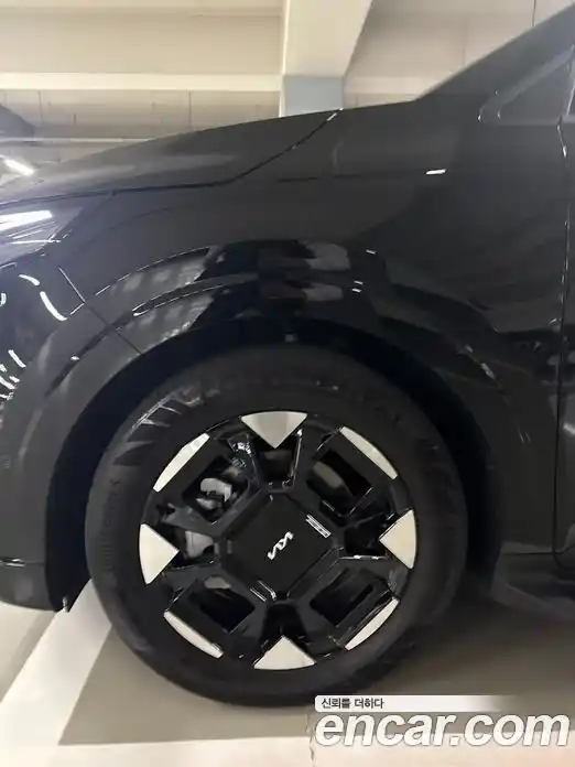 Kia Carnival 2024 1.6 автомат (гидро), фото 5