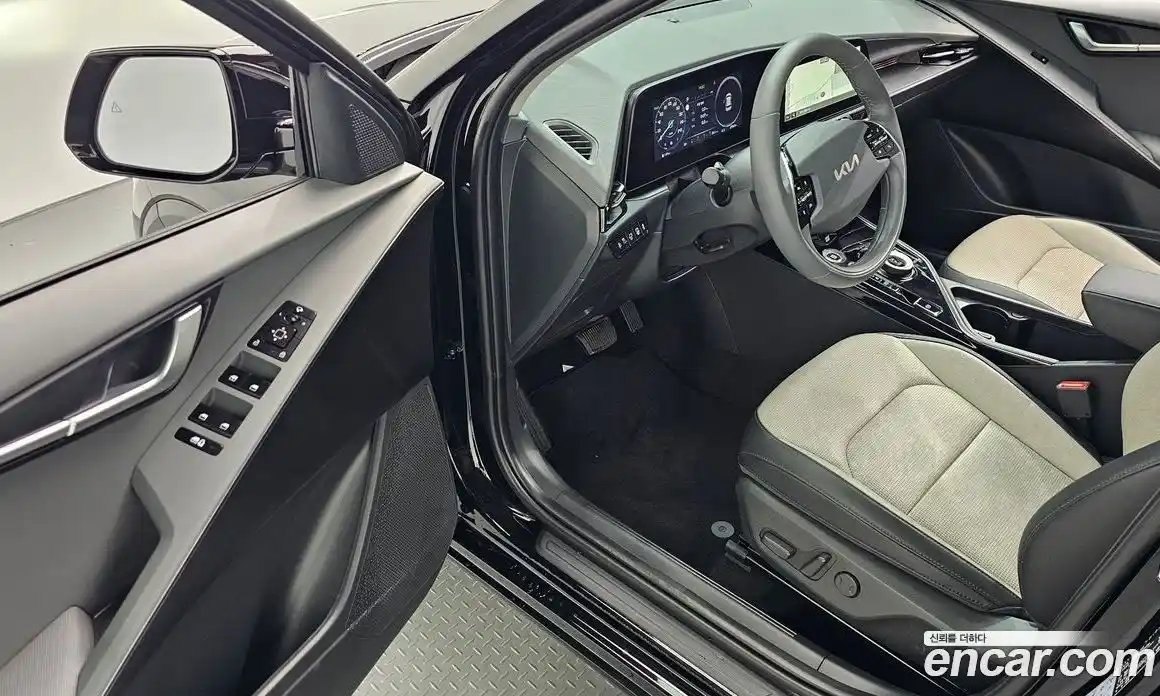 Kia Niro 2025 1.6 автомат (гидро), фото 13