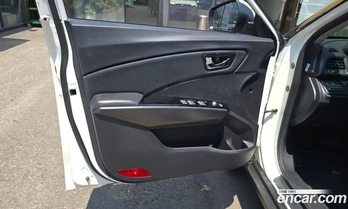 SsangYong TIBOLI 2017 1.6 автомат (гидро), фото 14