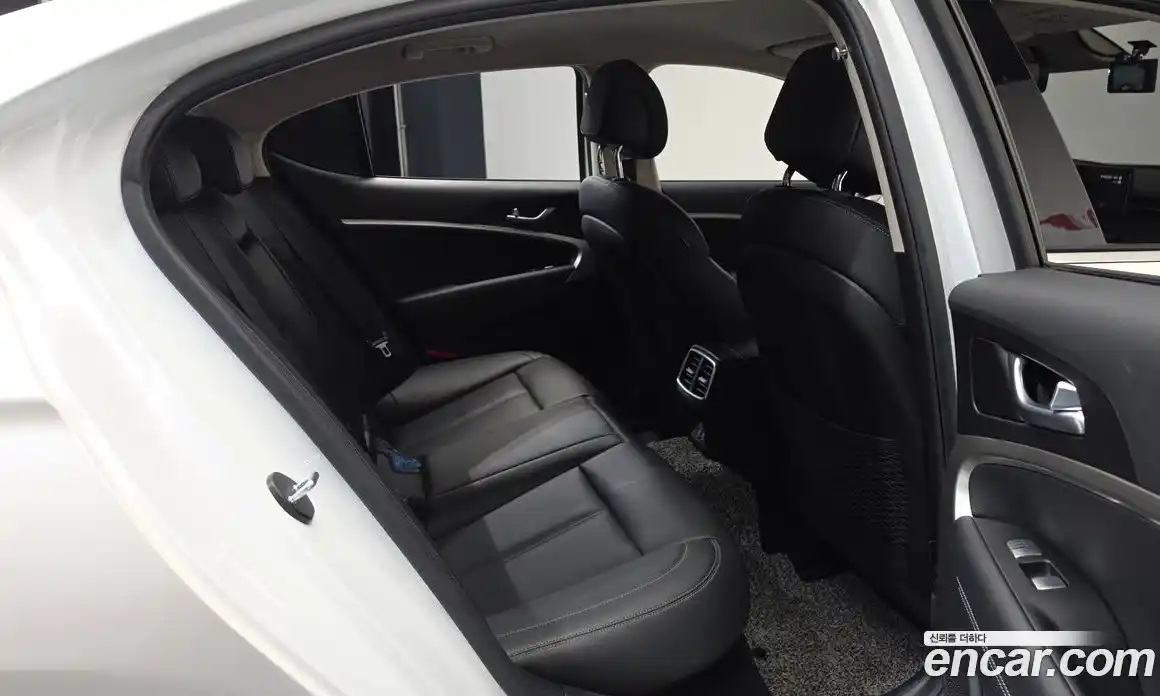 Genesis G70 2023 2.5 автомат (гидро), фото 17