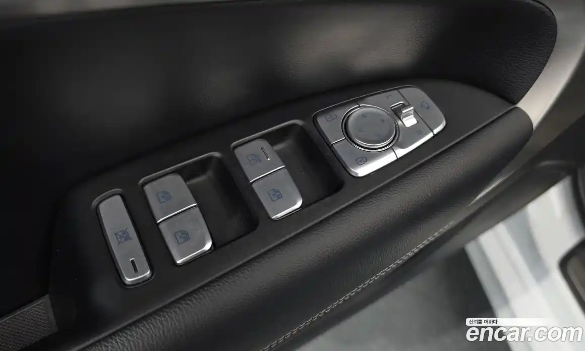 Genesis G70 2023 2.5 автомат (гидро), фото 27