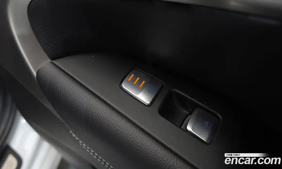 Genesis G70 2023 2.5 автомат (гидро), фото 28