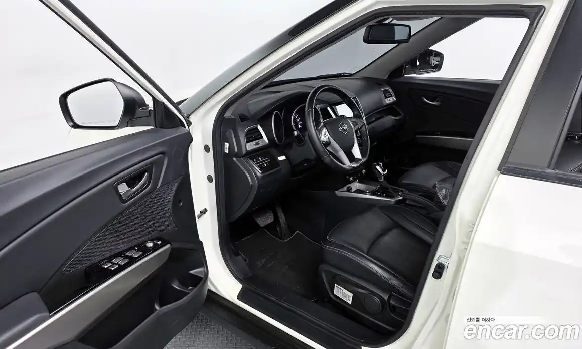SsangYong TIBOLI 2019 1.6 автомат (гидро), фото 13