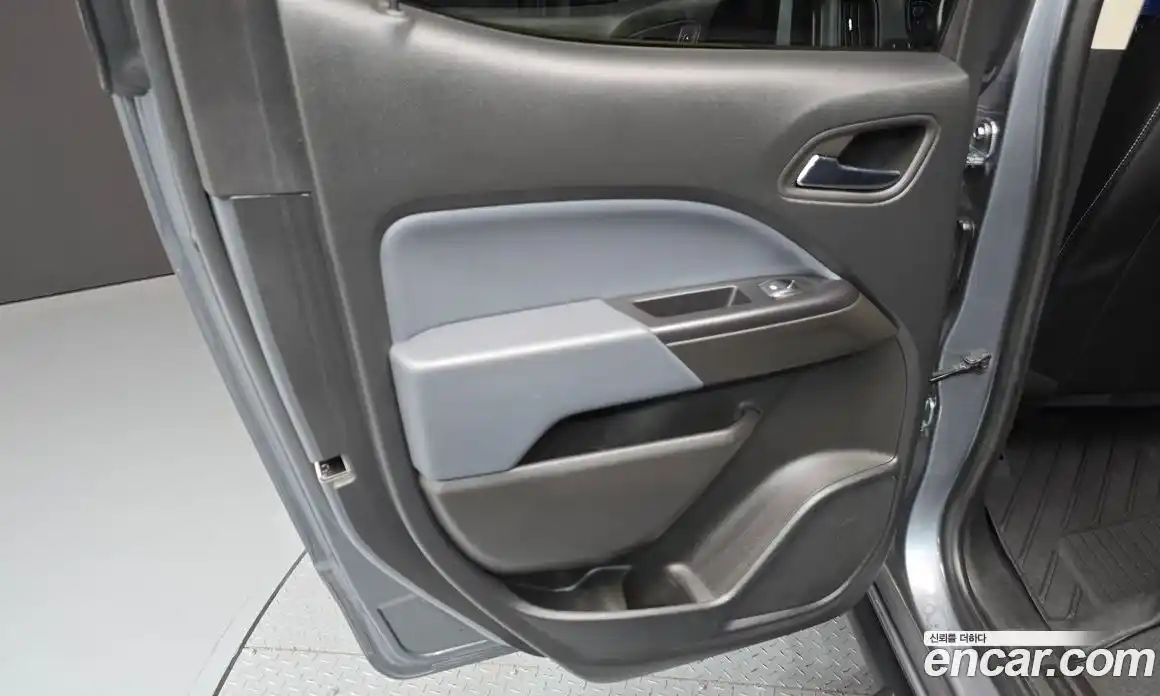 Chevrolet Colorado 2022 3.6 автомат (гидро), фото 15