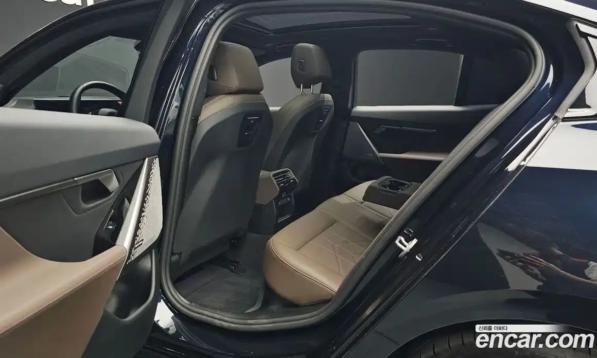 BMW 5 серия 2025 2.0 автомат (гидро), фото 11