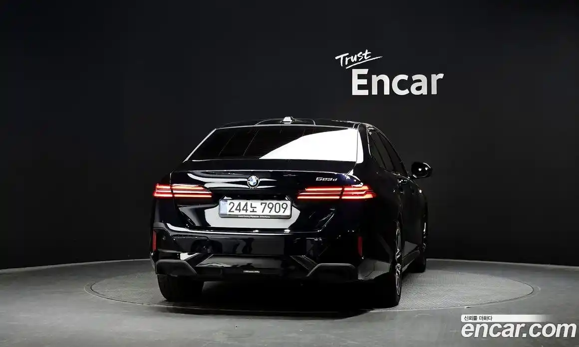 BMW 5 серия 2025 2.0 автомат (гидро), фото 4