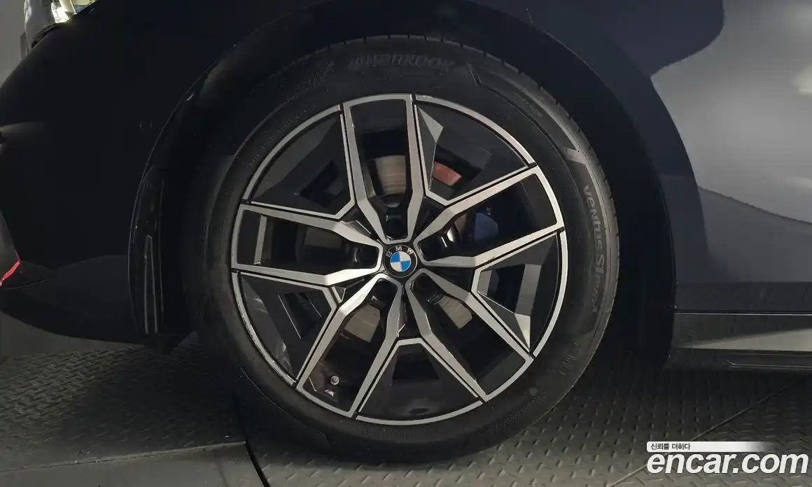 BMW 5 серия 2025 2.0 автомат (гидро), фото 5