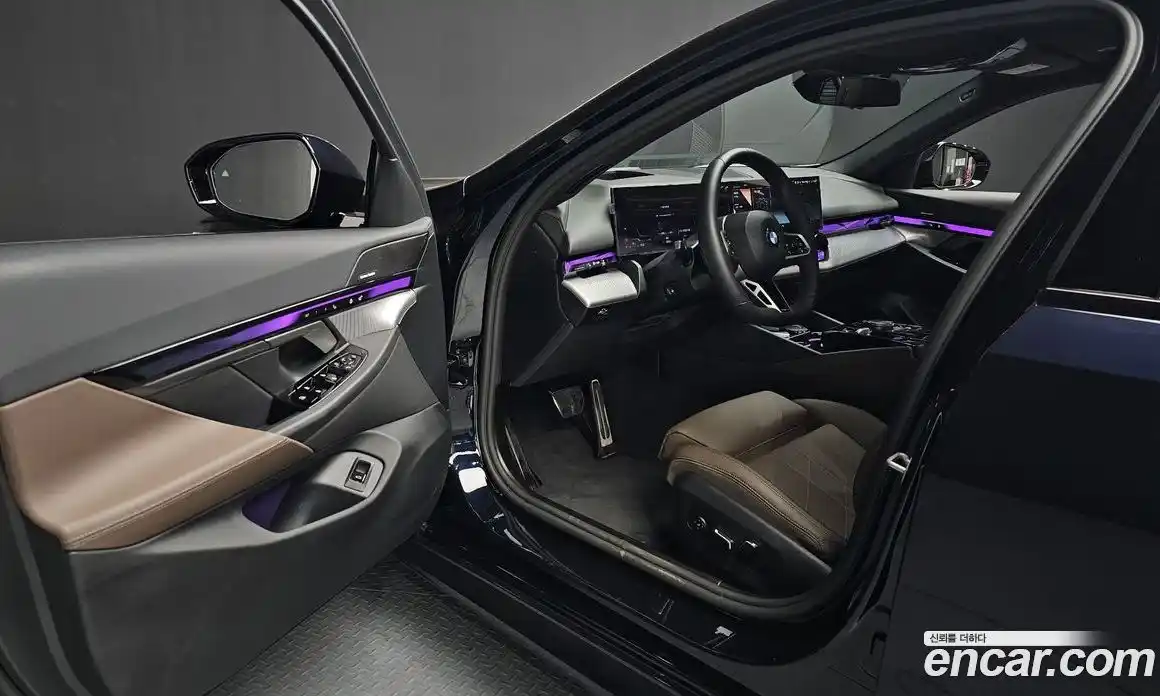 BMW 5 серия 2025 2.0 автомат (гидро), фото 10