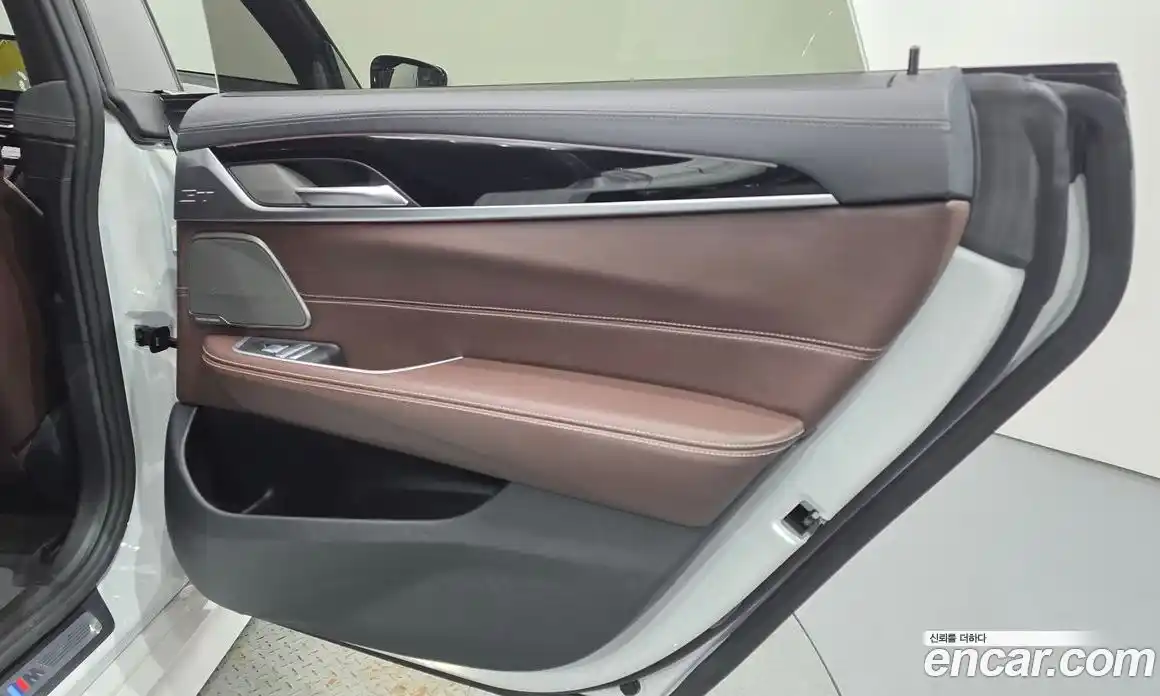 BMW 6 серия 2023 3.0 автомат (гидро), фото 15