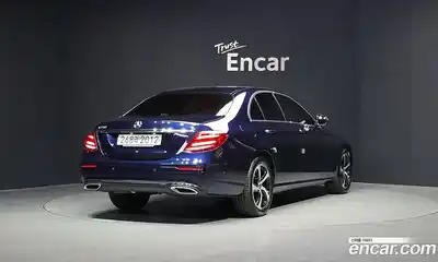 Mercedes-Benz E-Class 2020 2.0 автомат (гидро), миниатюра 2