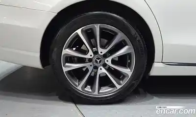 Mercedes-Benz E-Class 2019 2.0 автомат (гидро), миниатюра 5