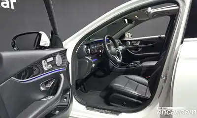 Mercedes-Benz E-Class 2019 2.0 автомат (гидро), миниатюра 10