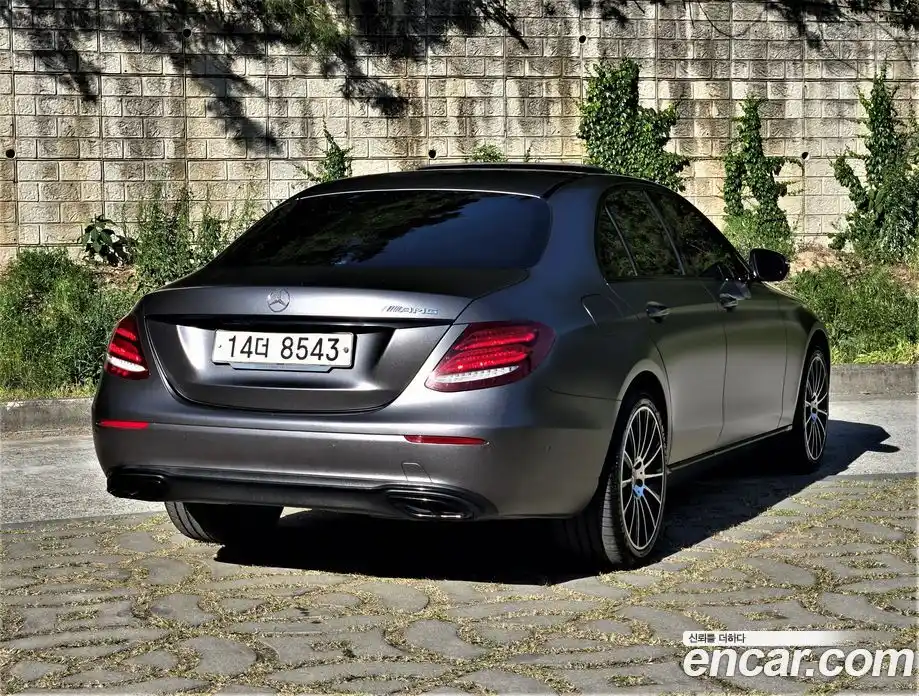 Mercedes-Benz E-Class 2019 1.9 гидро, фото 2