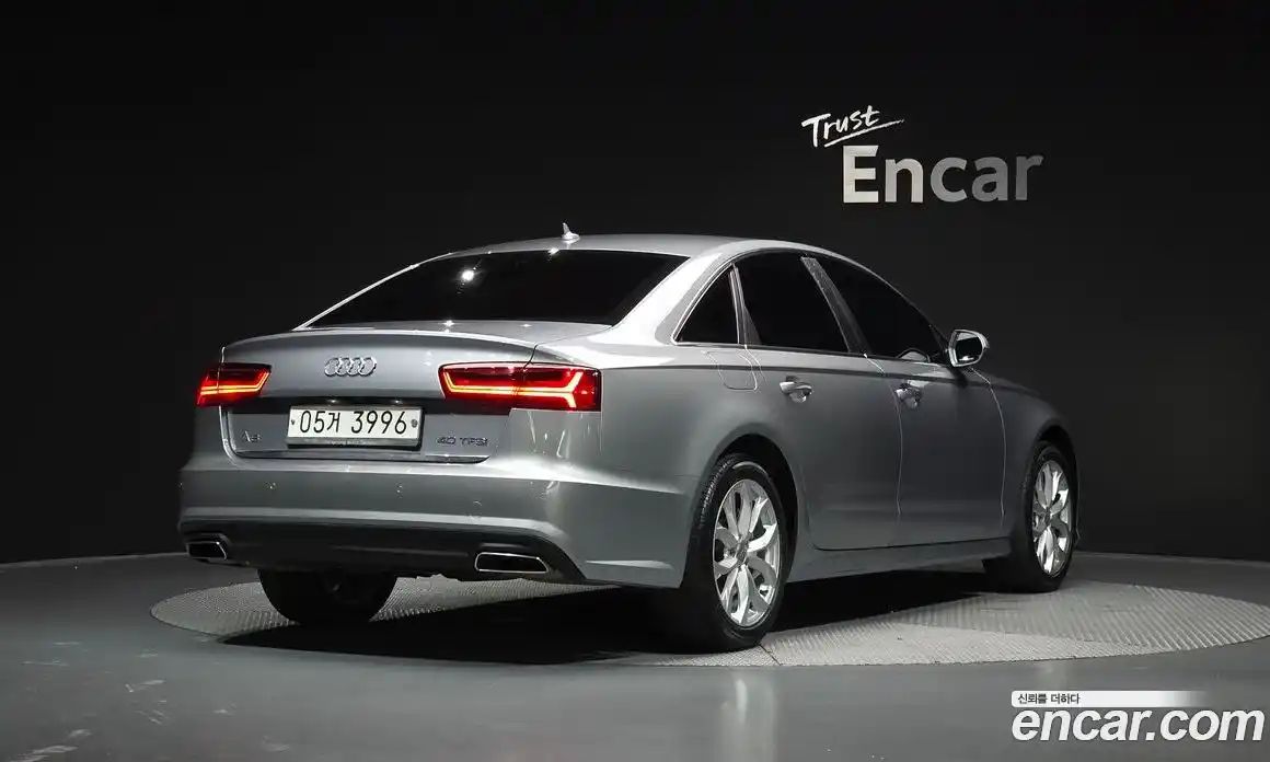 Audi A6 2018 2.0 автомат (гидро), фото 2
