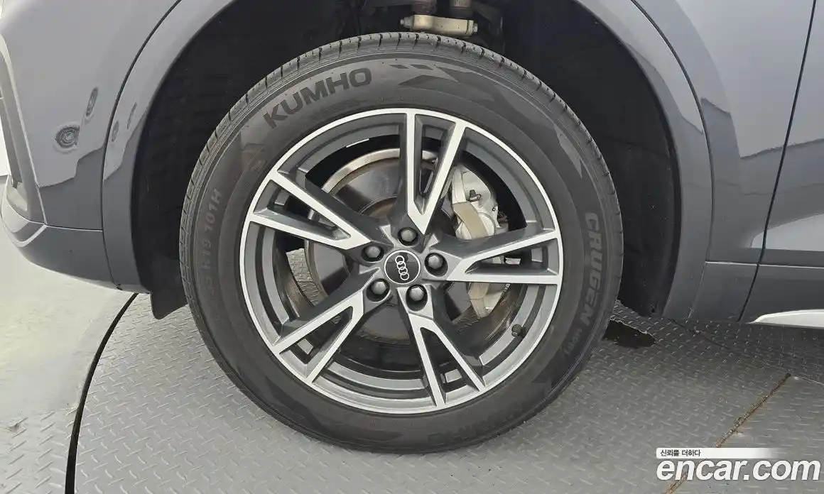 Audi Q5 2021 2.0 автомат (гидро), фото 5