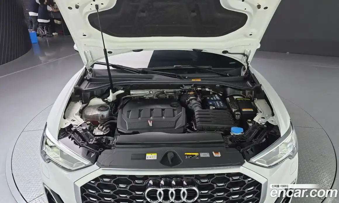 Audi Q3 2022 2.0 автомат (гидро), фото 6