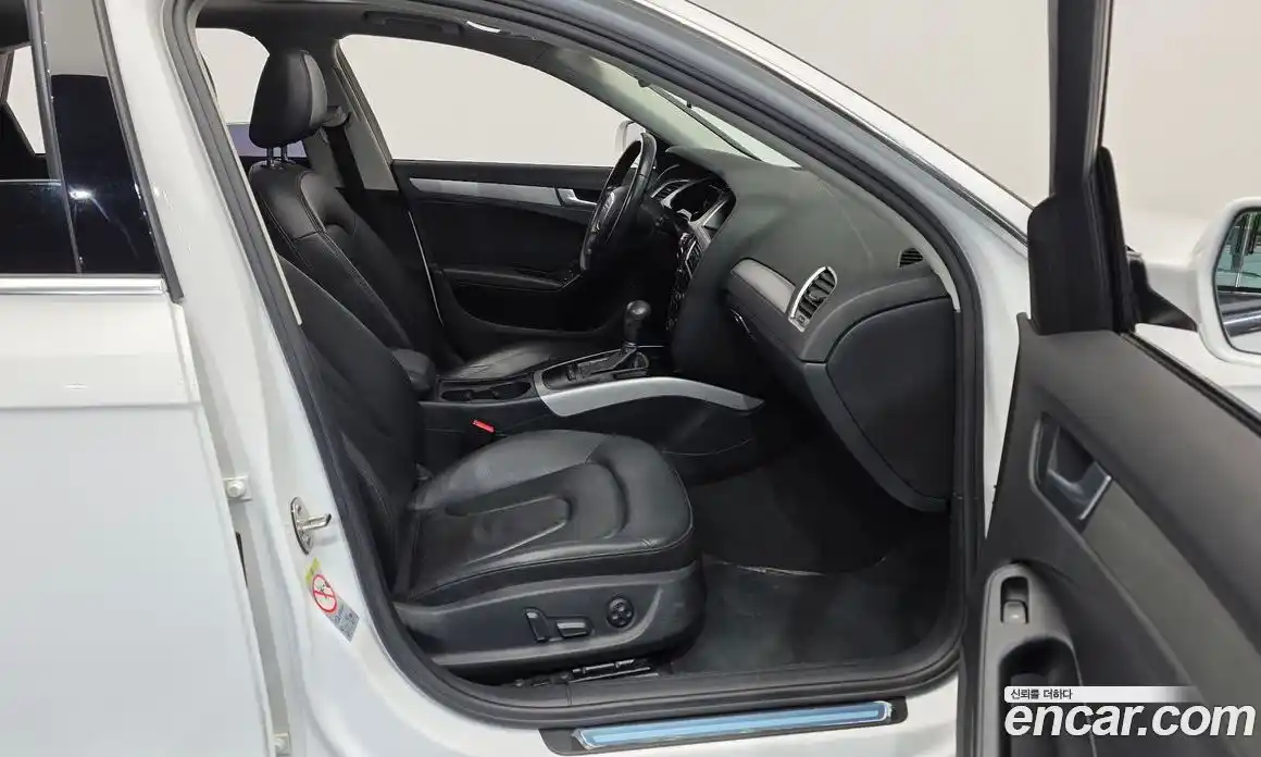 Audi A4 2012 2.0 автомат (гидро), фото 11