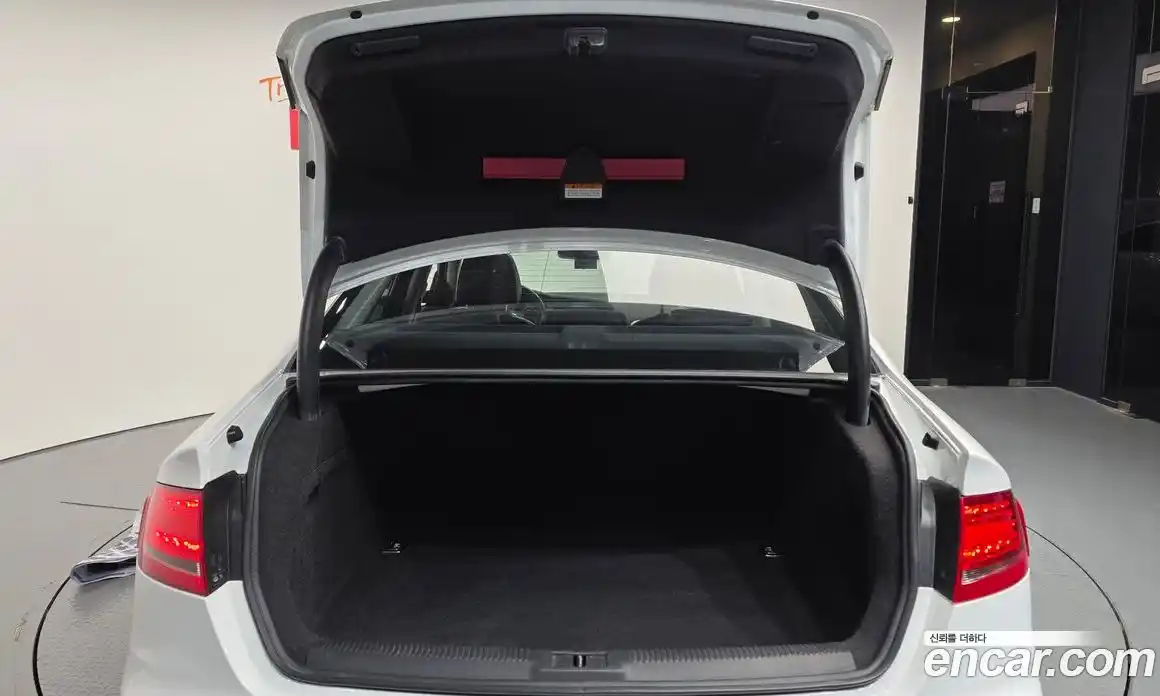 Audi A4 2012 2.0 автомат (гидро), фото 20