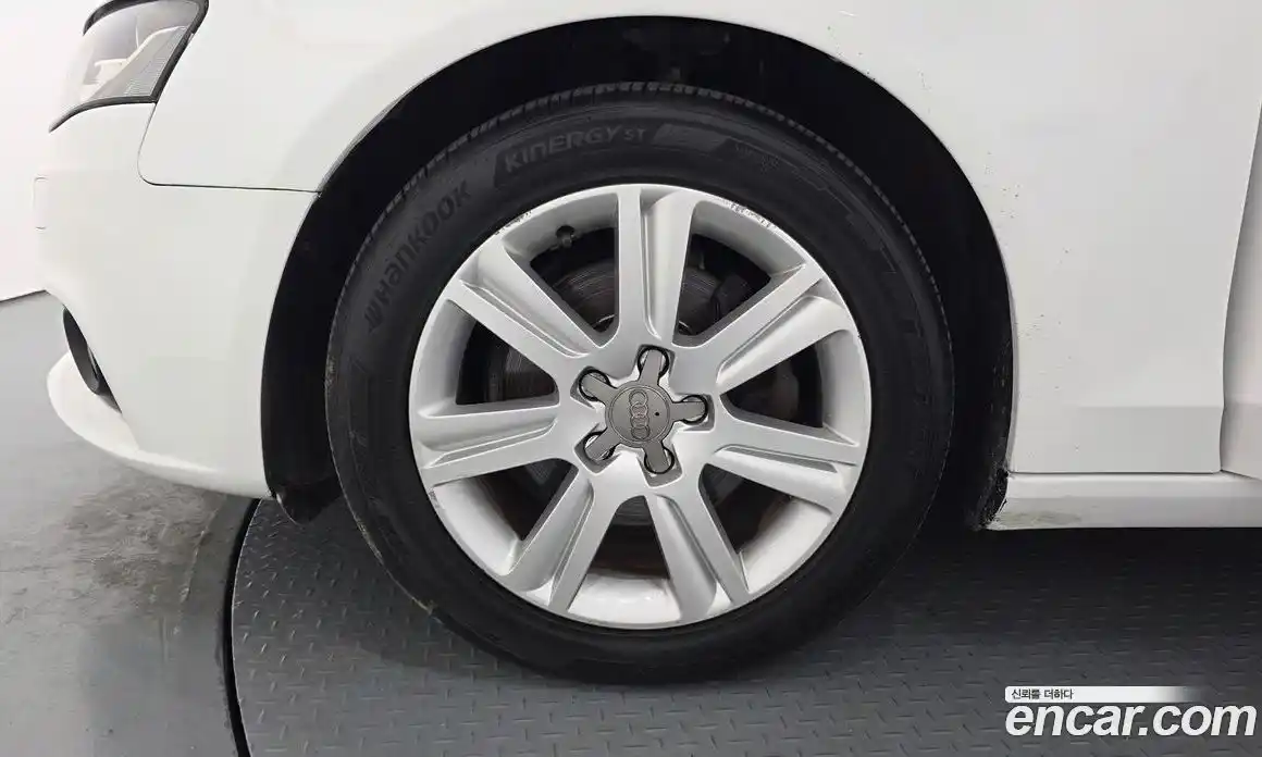 Audi A4 2012 2.0 автомат (гидро), фото 5