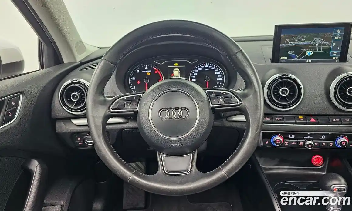 Audi A3 2015 2.0 автомат (гидро), фото 12