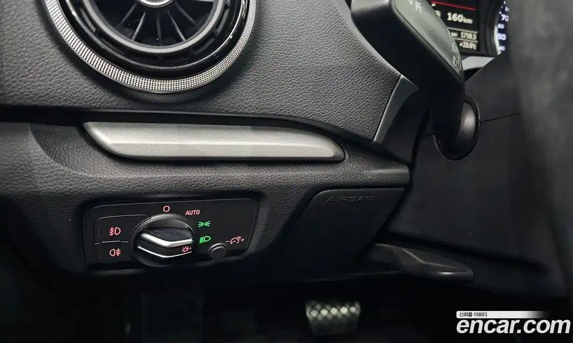 Audi A3 2015 2.0 автомат (гидро), фото 18