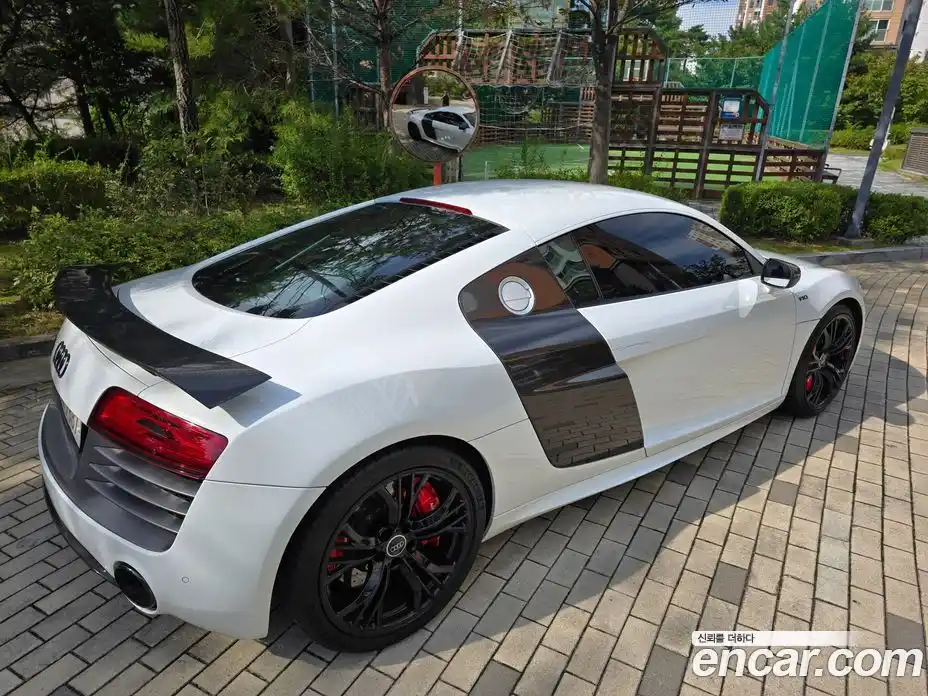 Audi R8 2014 5.2 автомат (робот), фото 2
