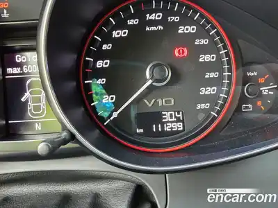 Audi R8 2014 5.2 автомат (робот), миниатюра 8