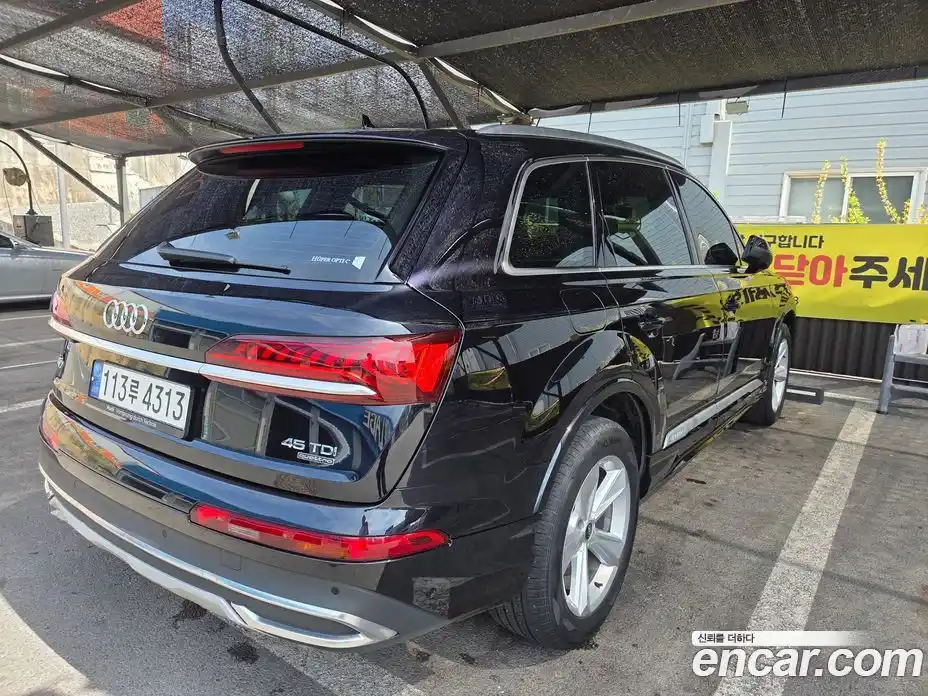 Audi Q7 2021 3.0 автомат (гидро), фото 3