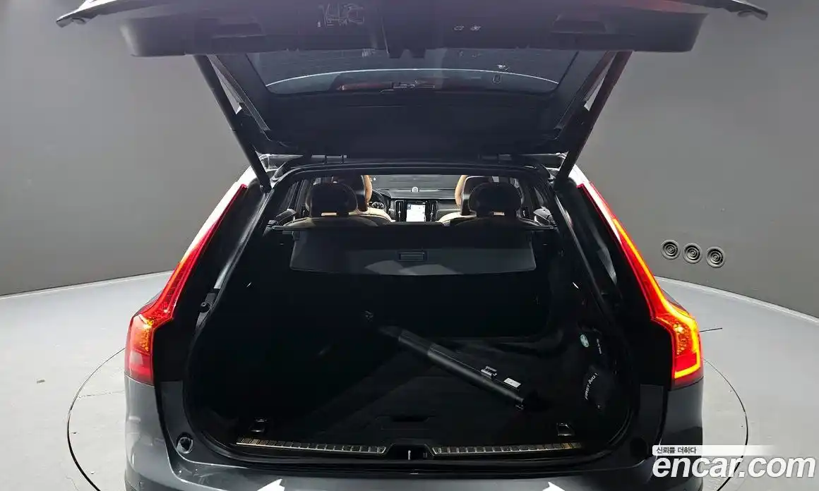 Volvo V90 2018 2.0 автомат (гидро), фото 26