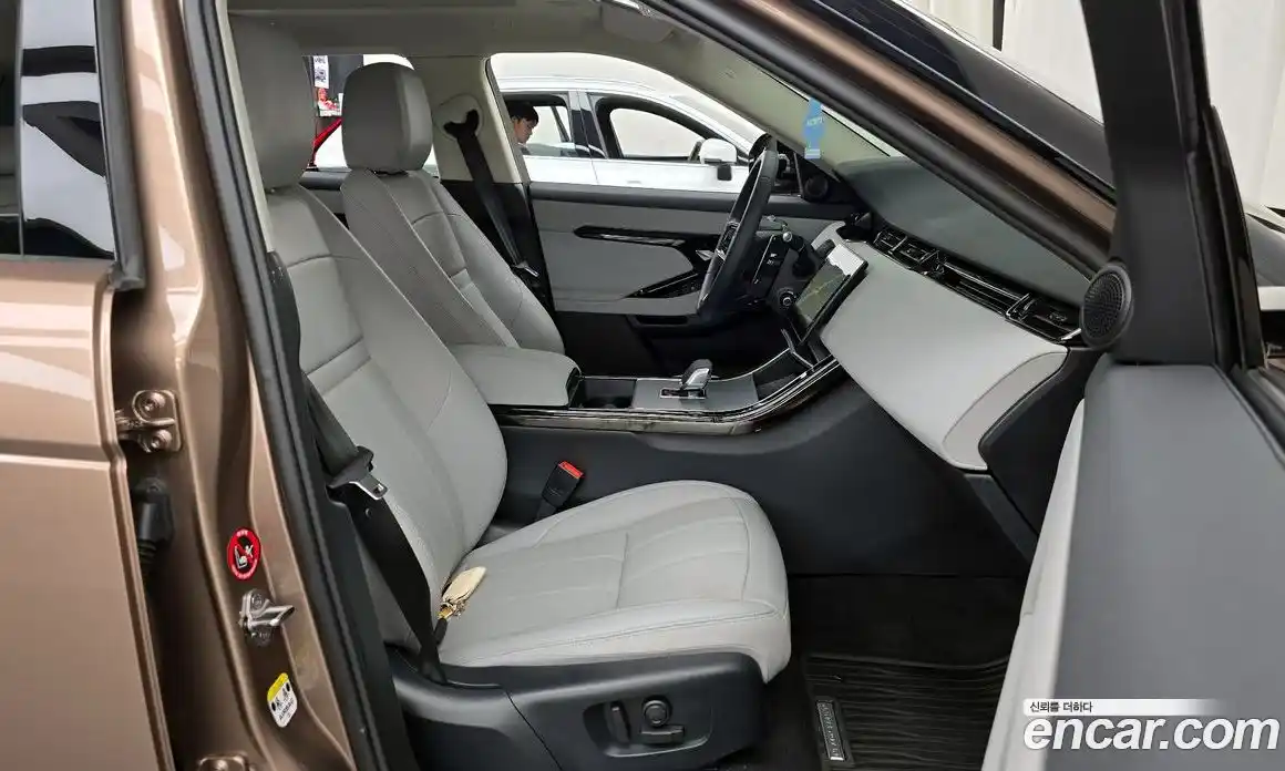 Land Rover Range Rover Evoque 2025 2.0 автомат (гидро), фото 16