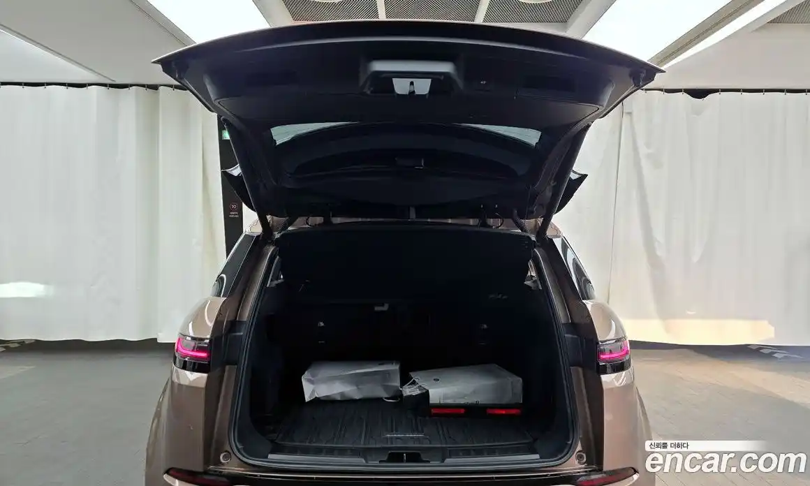 Land Rover Range Rover Evoque 2025 2.0 автомат (гидро), фото 26