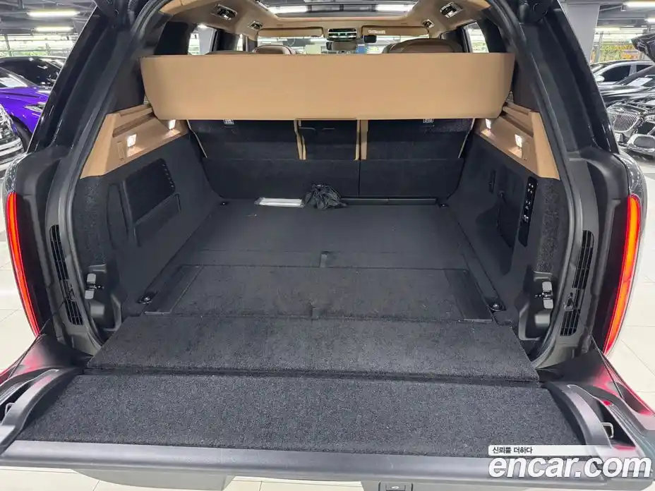 Land Rover Range Rover 2023 4.4 автомат (гидро), фото 13
