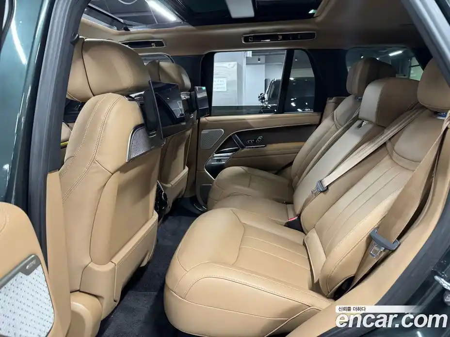 Land Rover Range Rover 2023 4.4 автомат (гидро), фото 8