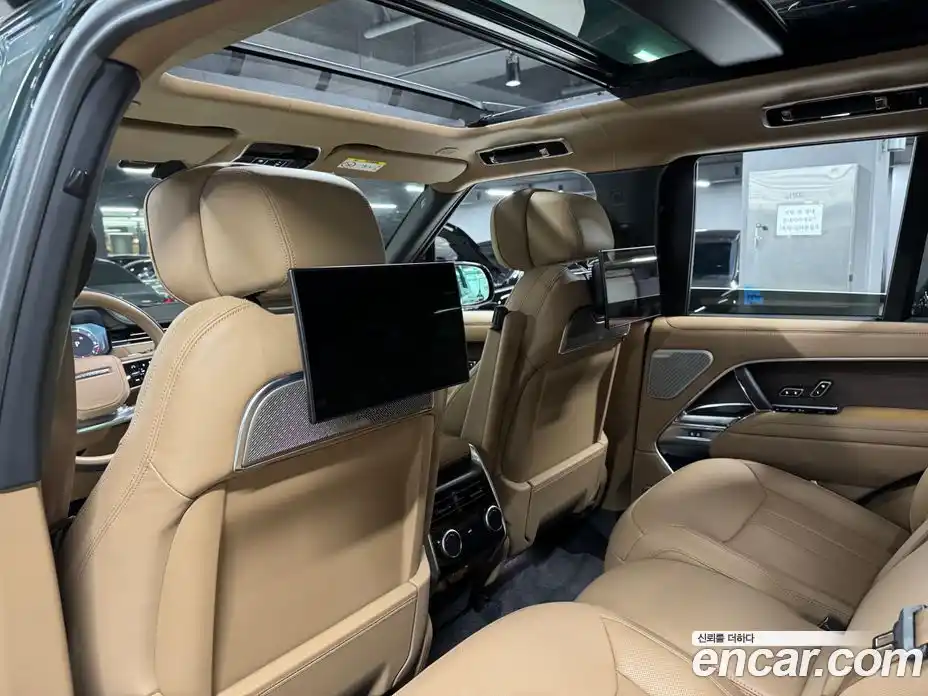 Land Rover Range Rover 2023 4.4 автомат (гидро), фото 9