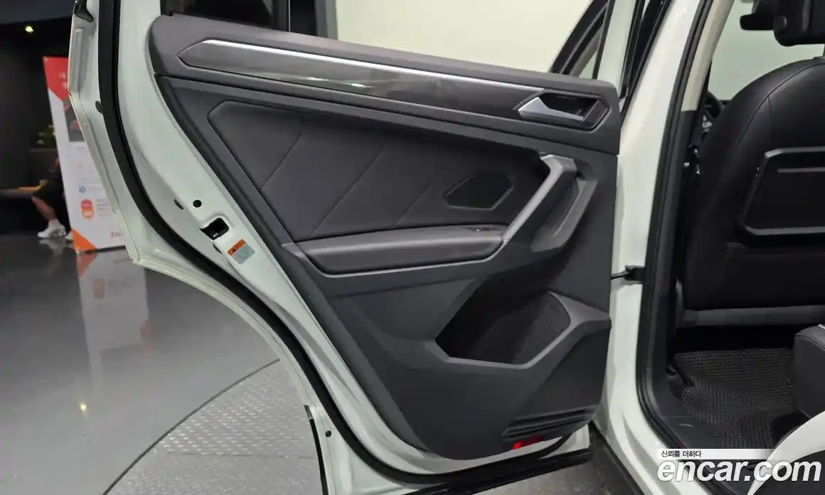 Volkswagen Tiguan 2020 2.0 автомат (гидро), фото 15