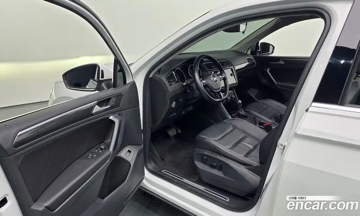 Volkswagen Tiguan 2020 2.0 автомат (гидро), фото 17