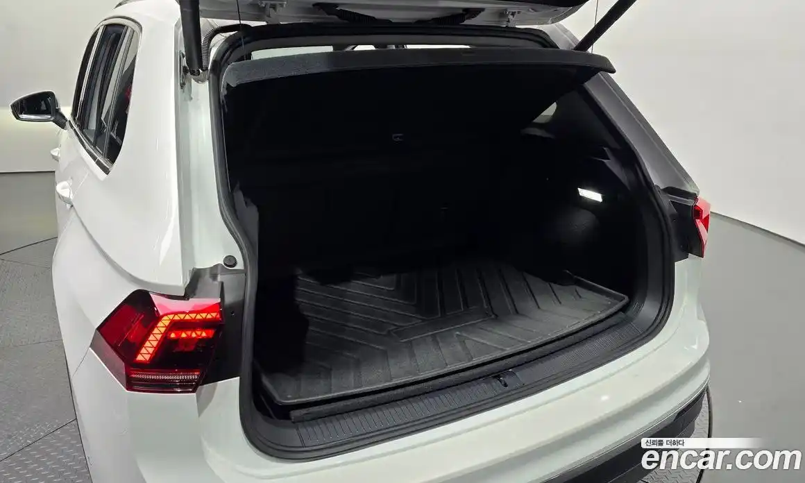 Volkswagen Tiguan 2020 2.0 автомат (гидро), фото 28