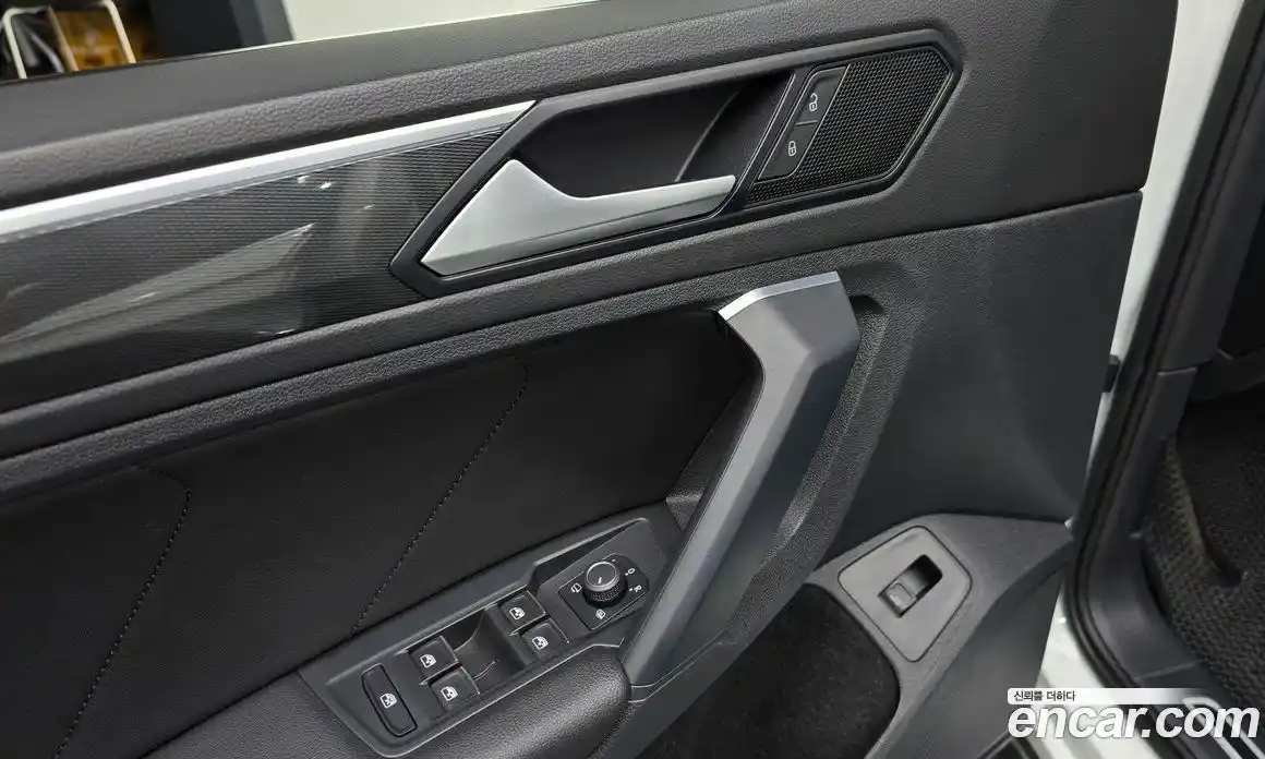 Volkswagen Tiguan 2020 2.0 автомат (гидро), фото 32