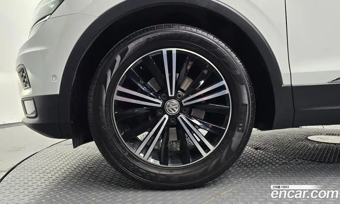 Volkswagen Tiguan 2020 2.0 автомат (гидро), фото 5
